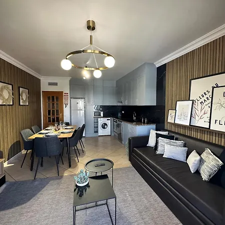 Apartment Beachside 300m From The Sea In
