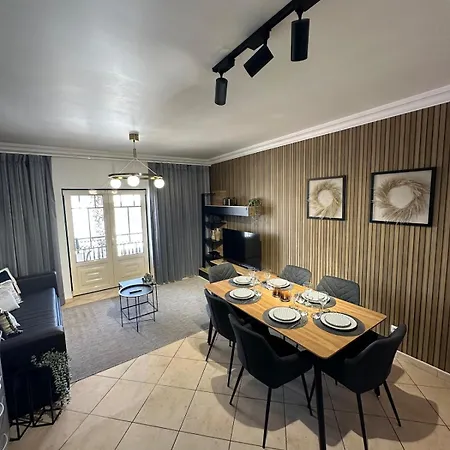 Beachside 300m From The Sea In